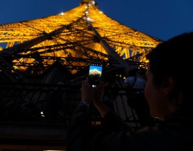 Photo de la tour Eiffel scintillante