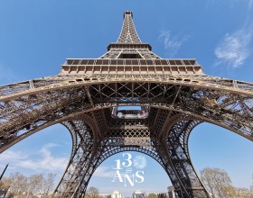 Tour Eiffel avec logo 130 ans