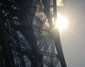 Photo Structure tour Eiffel au soleil