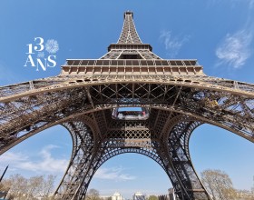 Tour Eiffel avec logo 130 ans