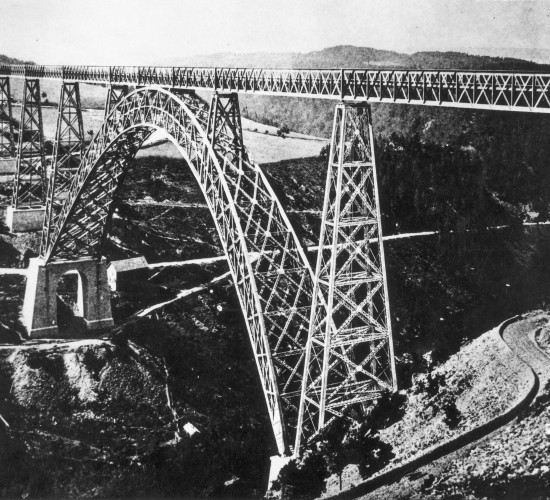 Vue d'ensemble du viaduc de Garabit