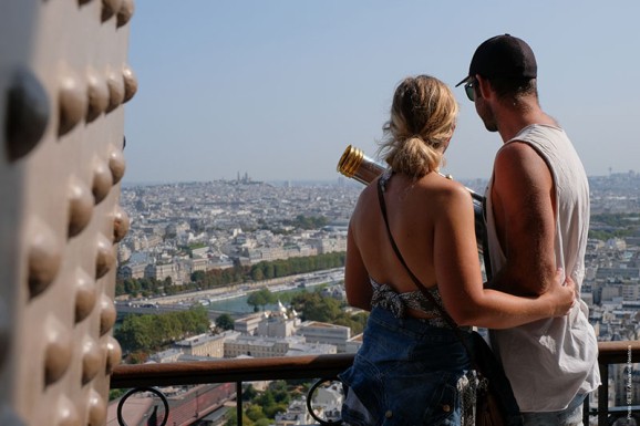 Casal no 2º andar