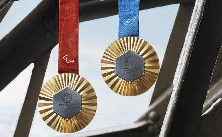 Photo d’une médaille olympique et d’une médaille paralympique